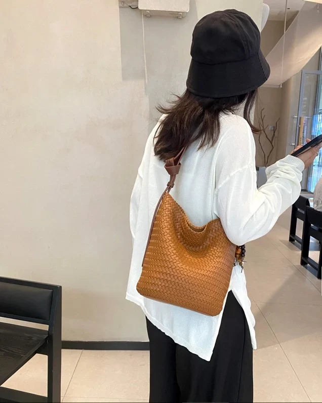 Cartera de Mano Elegante – Correa Simple Premium
