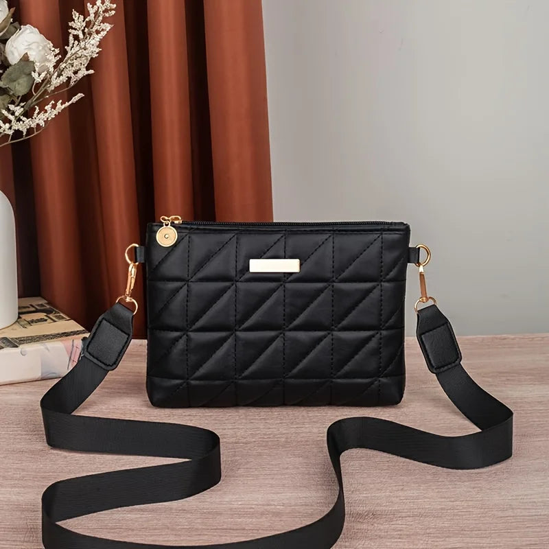 Cartera mini triangular con correa de cadena